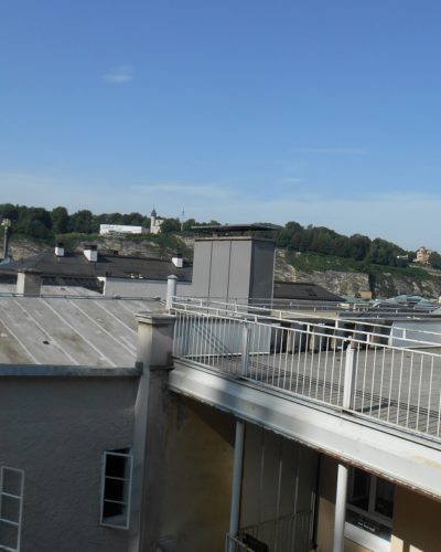 LINZERGASSE | schön renovierte 2-Zi.-Wohnung in der obersten Etage