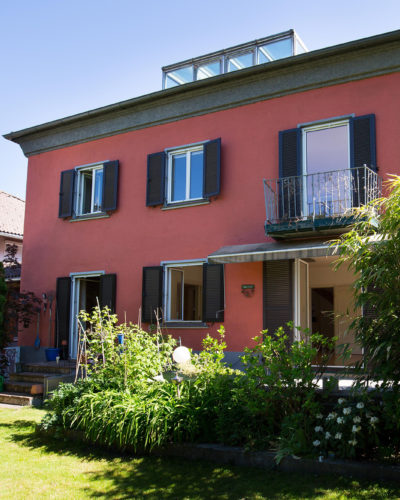 HALLEIN | Charmantes Familienhaus mit Atelier, Loft und Garten