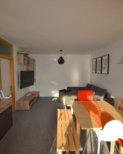 ALTLIEFERING | 2-Zimmerwohnung mit Loggia in ruhiger Siedlungslage