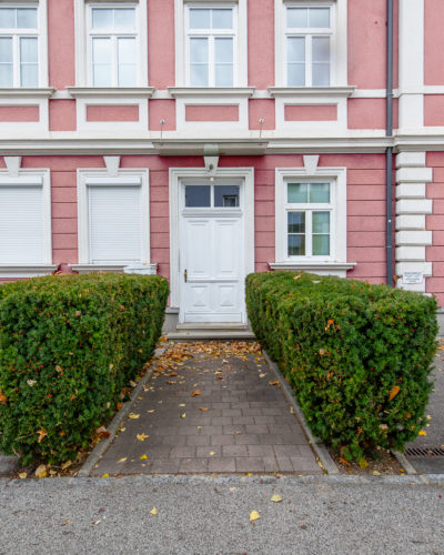 RIEDENBURG | Neuwertige 2‑Zimmerwohnung mit Altbauflair in generalsanierter Ceconi Villa