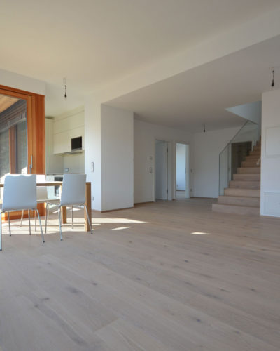 5.8 Klare Natur trifft exklusive Atmosphäre | 4‑Zimmer-Duplex mit Dachstudio in Aigen