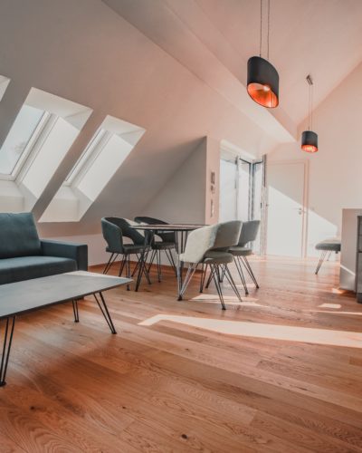 SCHALLMOOS | 3‑Zimmer-Maisonettewohnung komplett möbliert I Erstbezug – modern, zentral, ruhig
