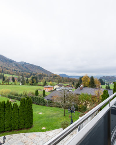 OBERESCH I Luxuriöse 3‑Zimmerwohnung mit großer Terrasse und traumhaftem Blick