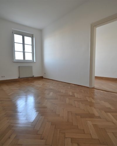 ELISABETH VORSTADT | Sanierte Altbauwohnung mit 3 Zimmern direkt an der Salzach