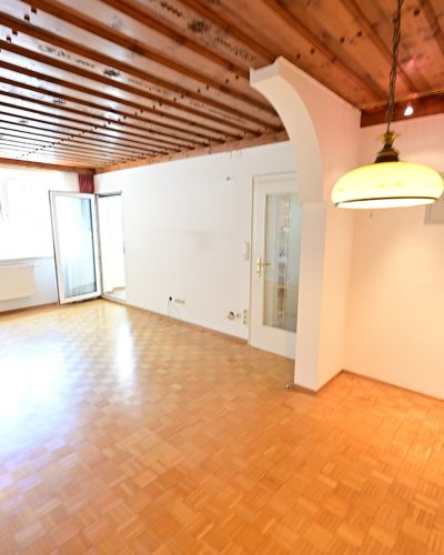 LEHEN NAHE SALK | Geräumige 3‑Zimmer-Wohnung mit Loggia in zentraler Lage