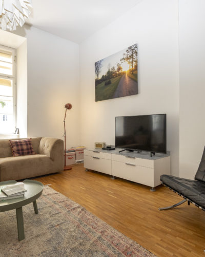 RECHTE ALTSTADT — BRUDERHOF | 130 m² Altbaucharme mit 3,6 m Raumhöhe