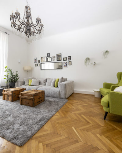 ELISABETH-VORSTADT | KURZZEIT-MIETE | Komplett möblierte 2‑Zimmerwohnung mit Balkon, Altbauflair und 3,30 m Raumhöhe